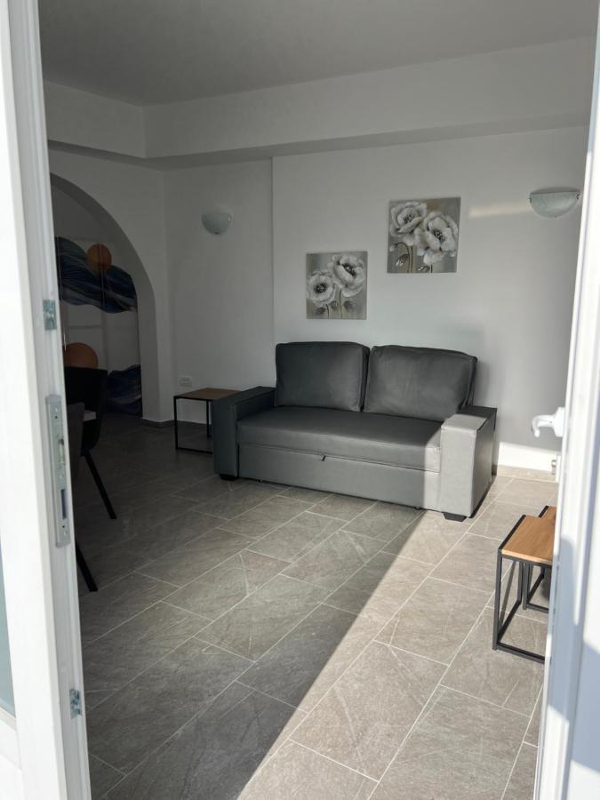 Petit Homme By Andreas Apartment เปริสซา ภายนอก รูปภาพ